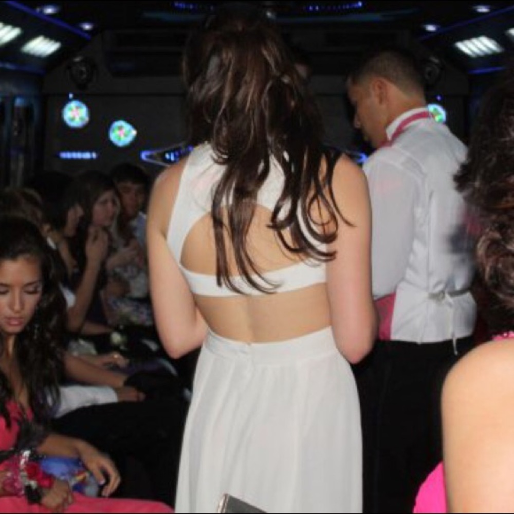 WHITE PROM DRESS - Picture 4 of 4